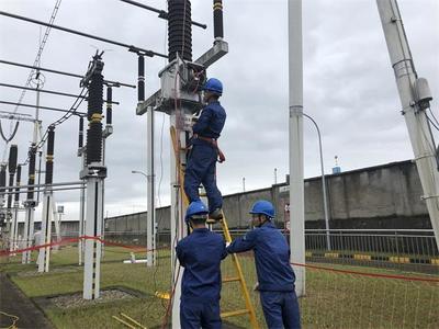 高学历的“螺丝工”:守候遂宁的万家灯火