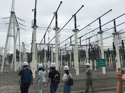 武汉大学电气工程学院实践团队赴恩施供电公司走访调研